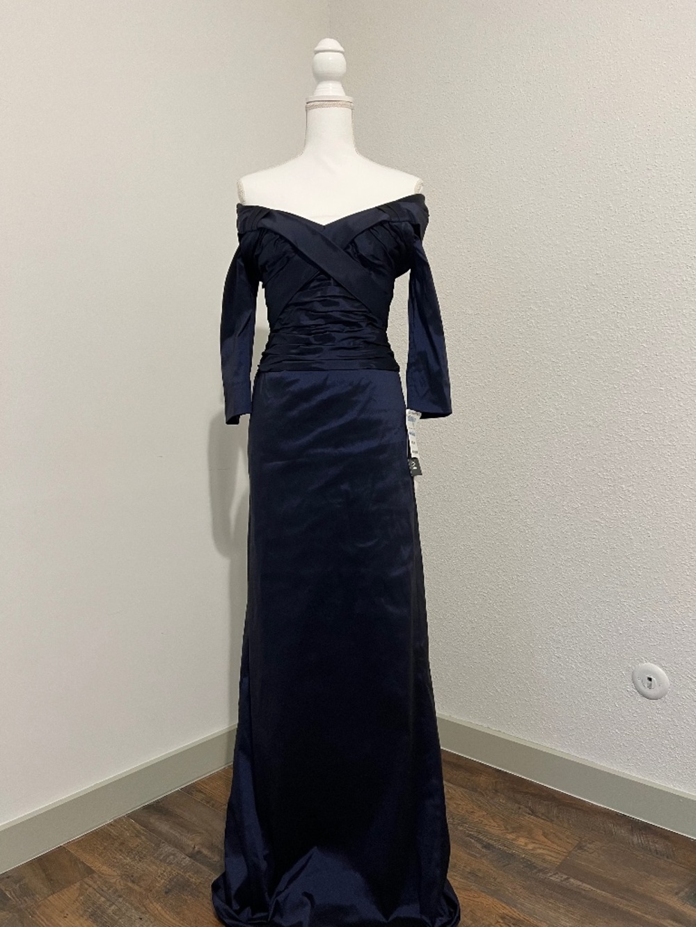 Teri Jon by Rickie Freeman Navy Off-Shoulder Formal Gown – Size 4 – NWT